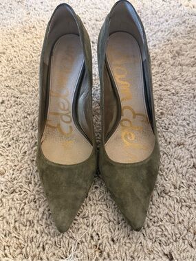 Sam Edelman Hazel Olive Green Suede Pumps